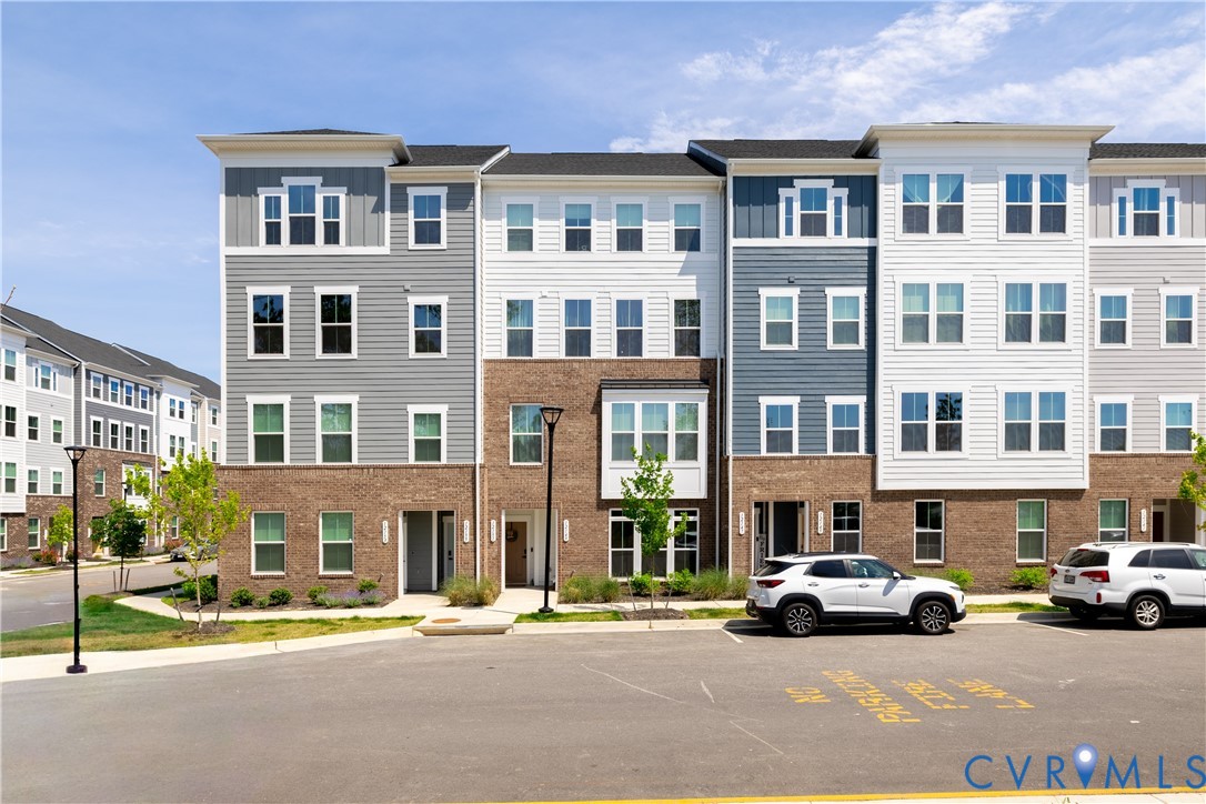 12151 Calgary Loop — photo