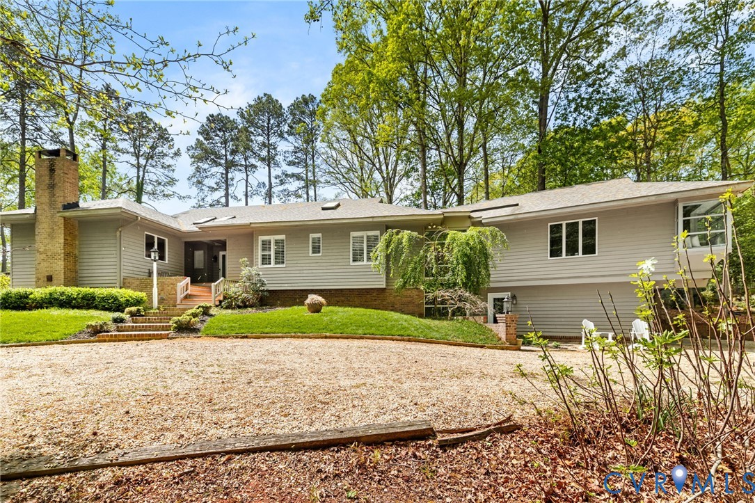 19 Hunting Ridge Road, Manakin Sabot, VA 23103