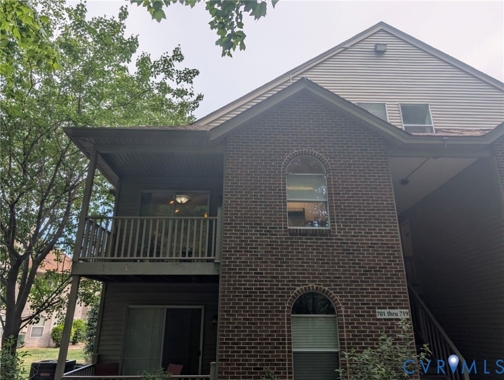 719 Mary Robert Ln Unit#204 — photo