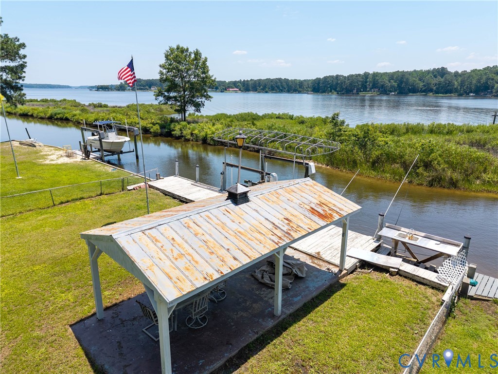 742 Shore Dr — photo