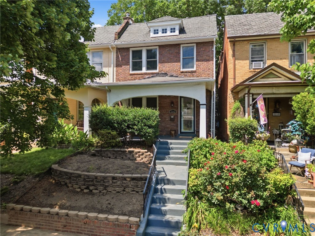 2212 Maplewood Ave — photo