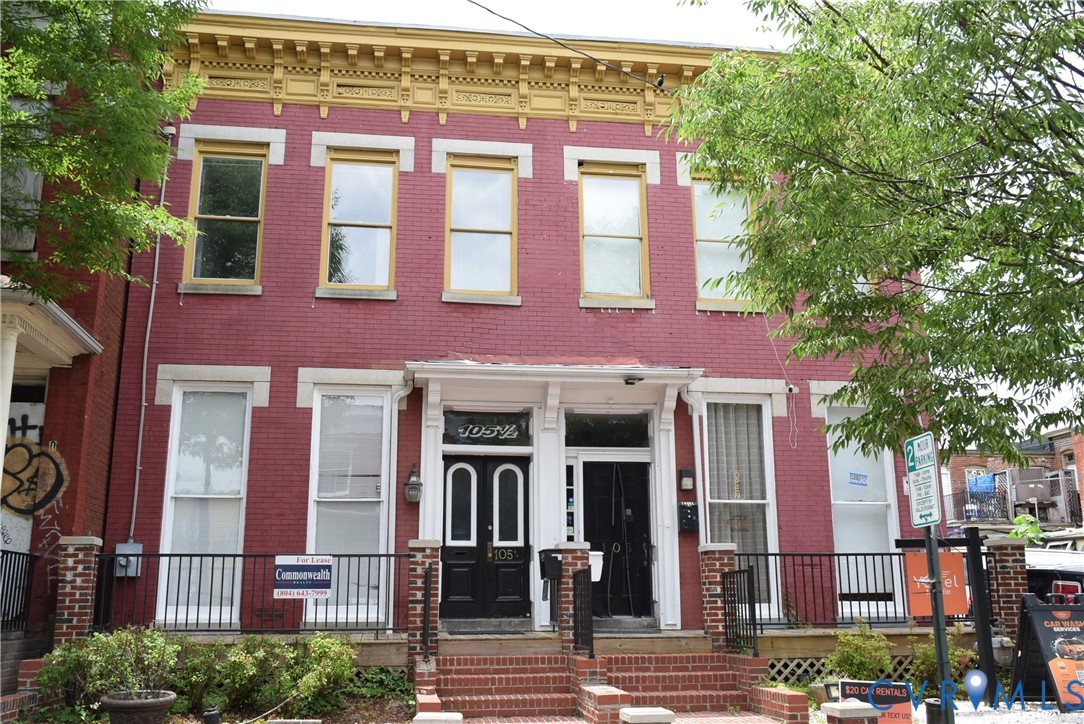 105 1/2 E Clay St — photo