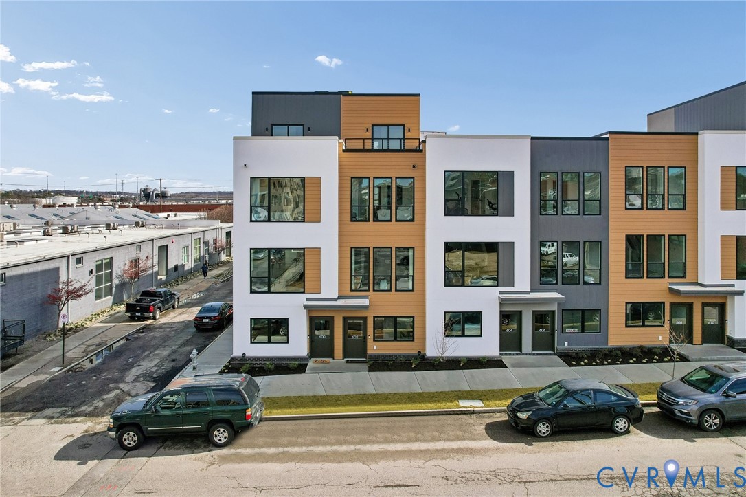 119 E 6th St — photo
