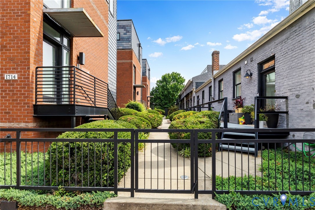 1714 W Cary St Unit#U6 — photo