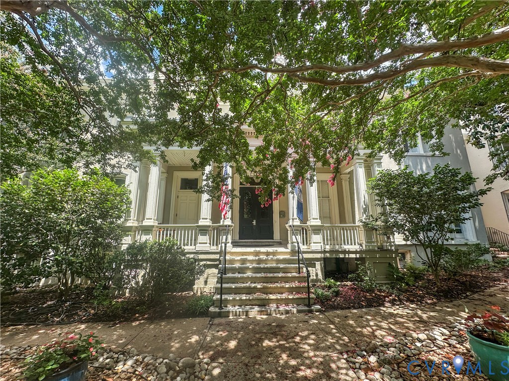 212 W Franklin St Unit#U109 — photo