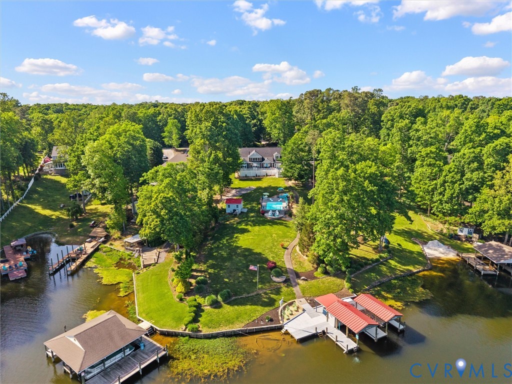20149 Oak River Ct — photo