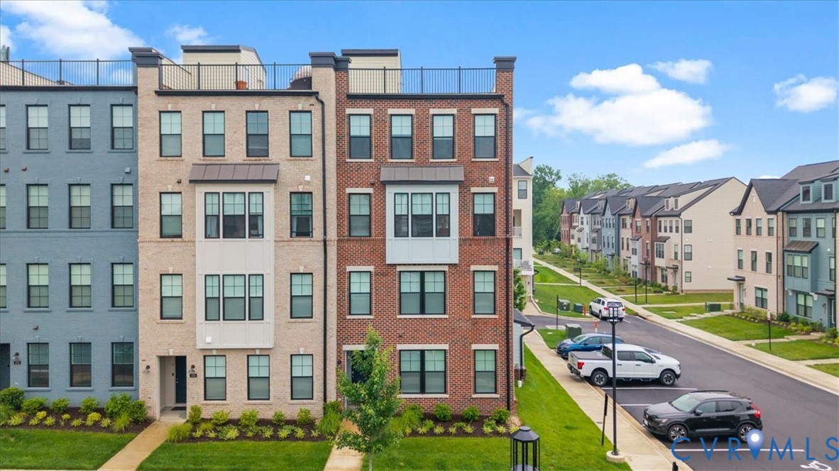 571 Hazel Pl Unit#B — photo