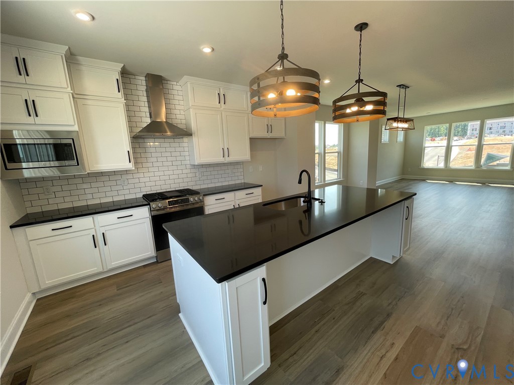 16104 Esteem Way — photo