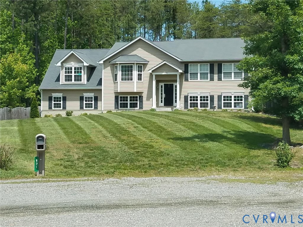121 Delaware Dr — photo