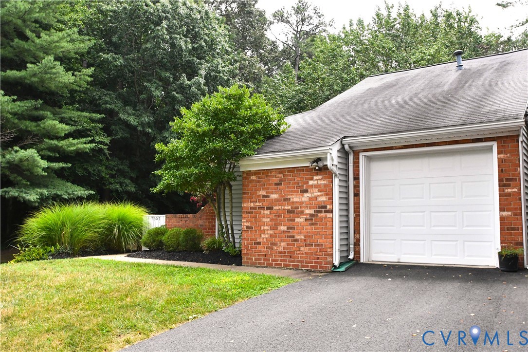 7551 Ingelnook Ct — photo