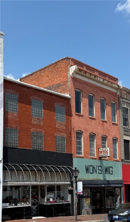 122 & 124 N Sycamore St — photo