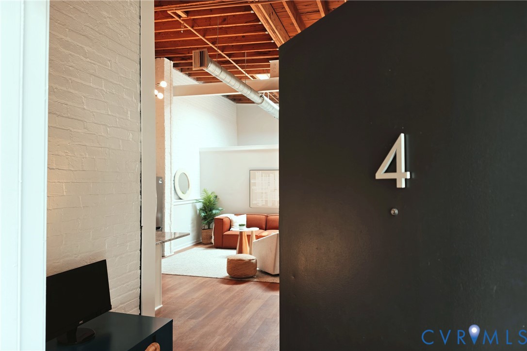 1716 Summit Ave Unit#4 — photo