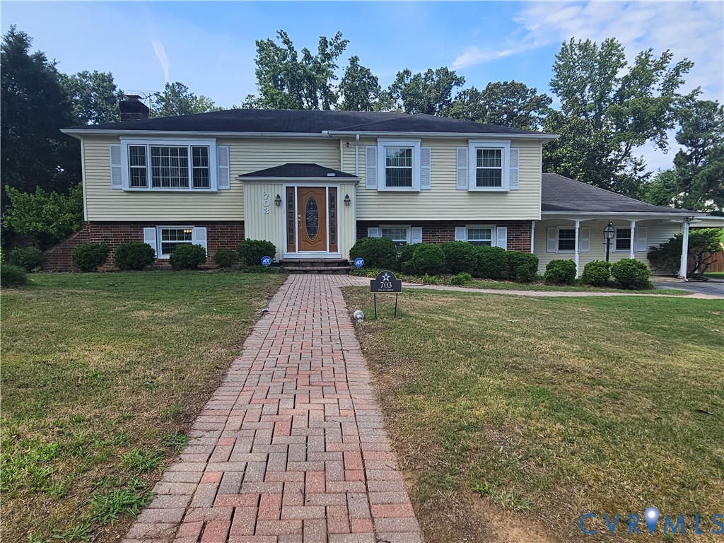703 Wales Dr — photo