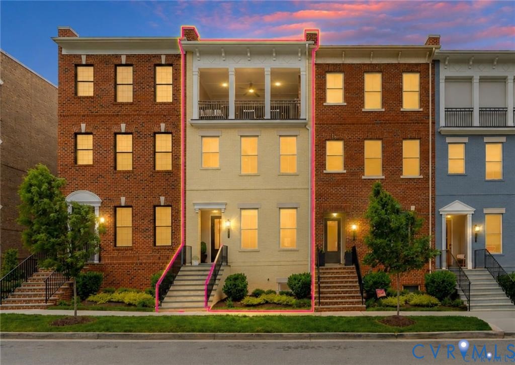 345 Becklow Ave — photo