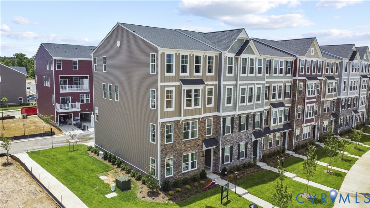 13224 Brattice Loop — photo