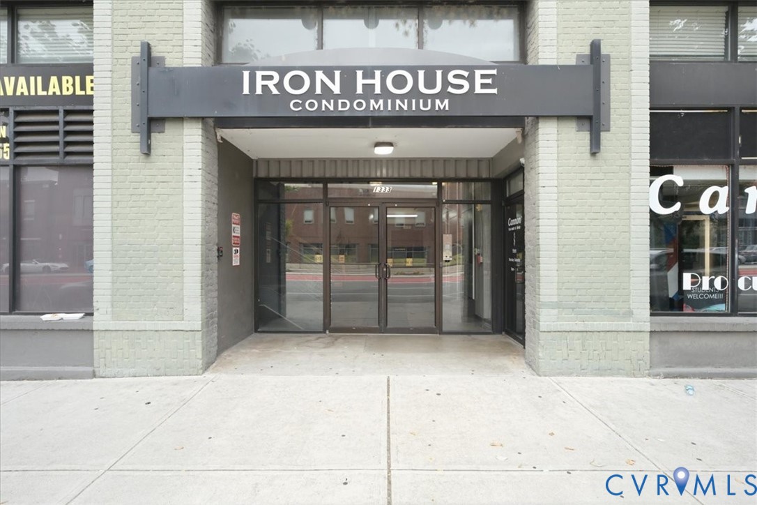 1333 W Broad St Unit#U204 — photo