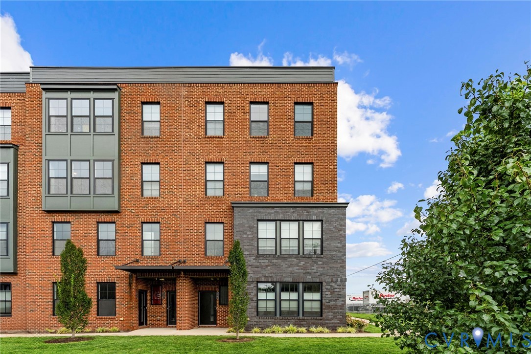 2445 Ownby Ln Unit#B15 — photo