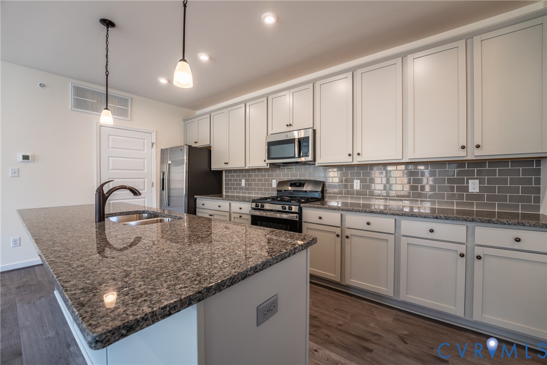 5313 Twisting Vine Ln Unit#202 — photo