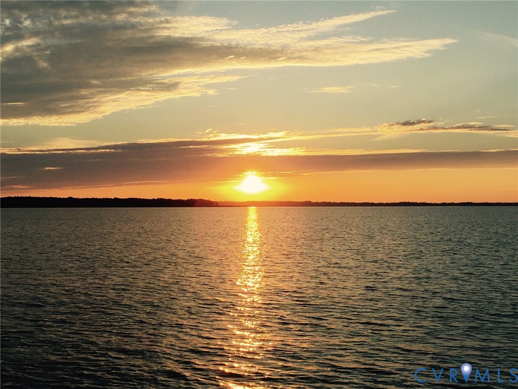 280 Rappahannock Beach Dr — photo