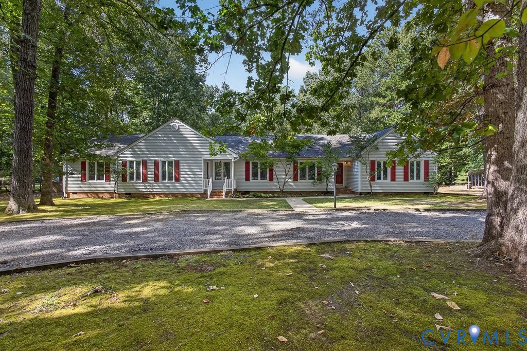 1635 King William Woods Rd — photo