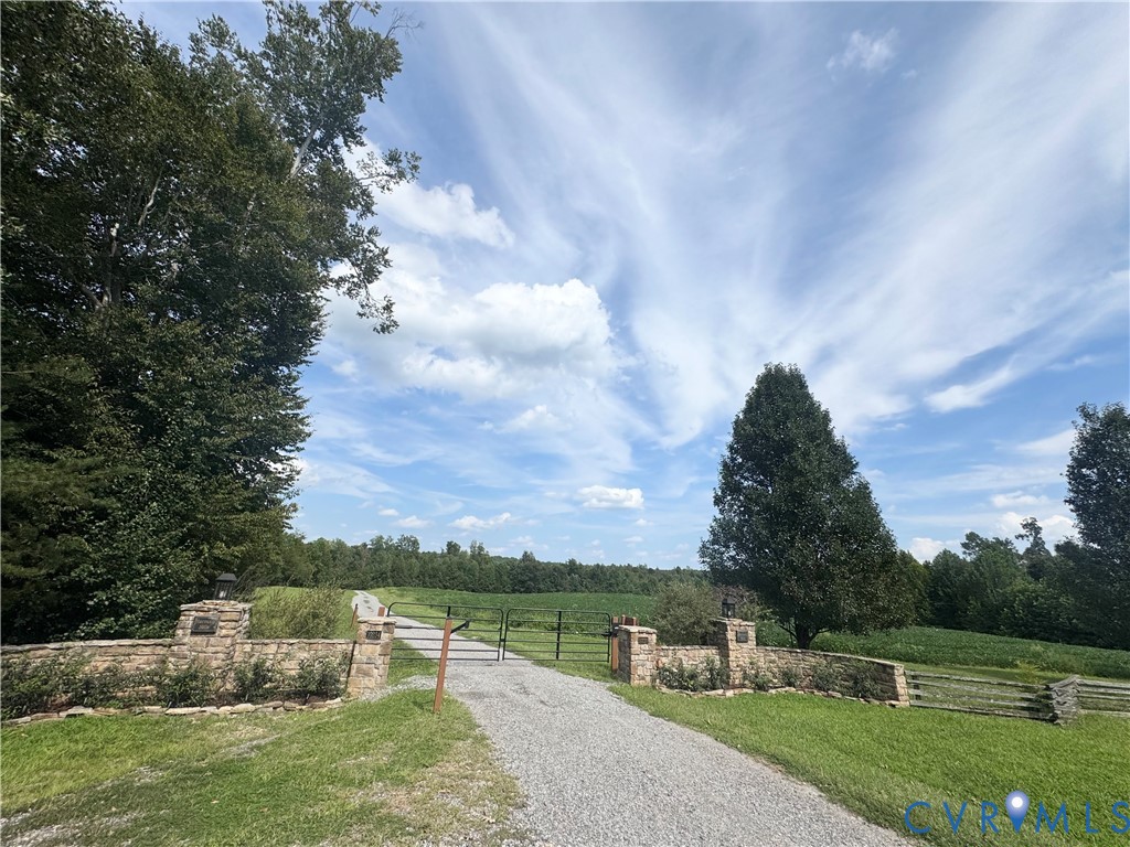 Home in Mineral, VA 23117 — photo 2