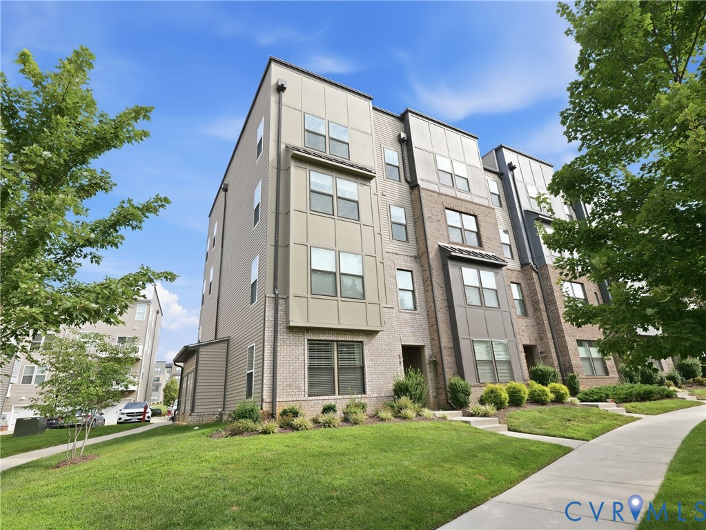 2626 Lassen Walk Unit#B — photo