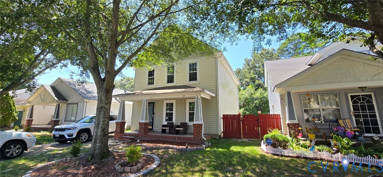303 Town Pointe Way — photo
