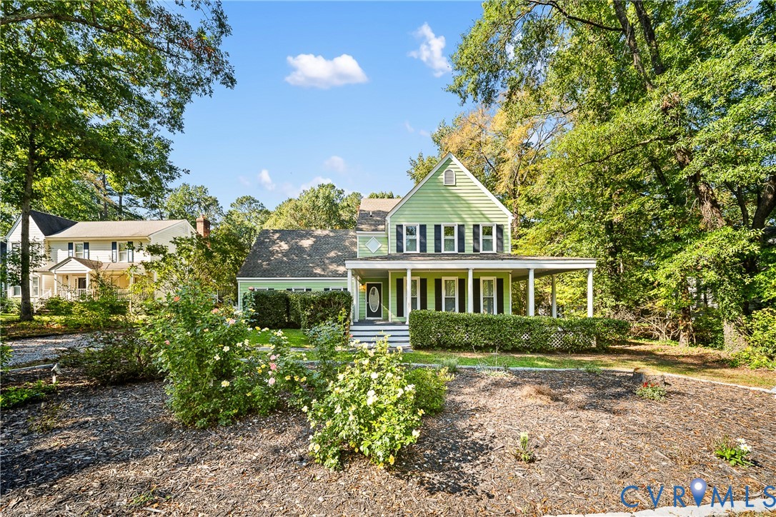 1608 Queens Point Dr — photo