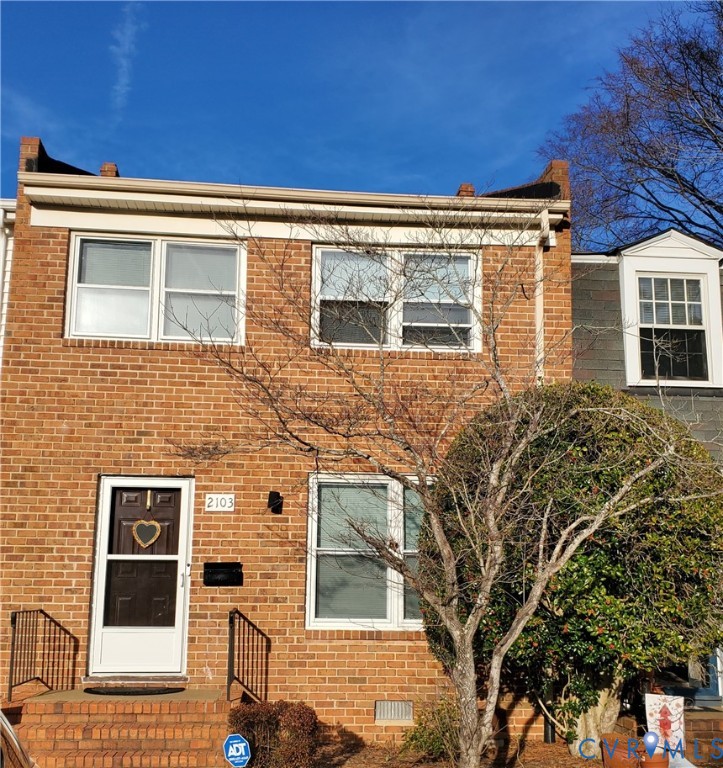 2103 Lauderdale Dr — photo