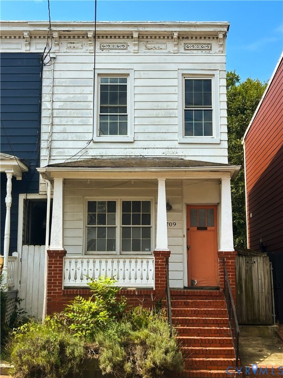2709 E Clay St — photo
