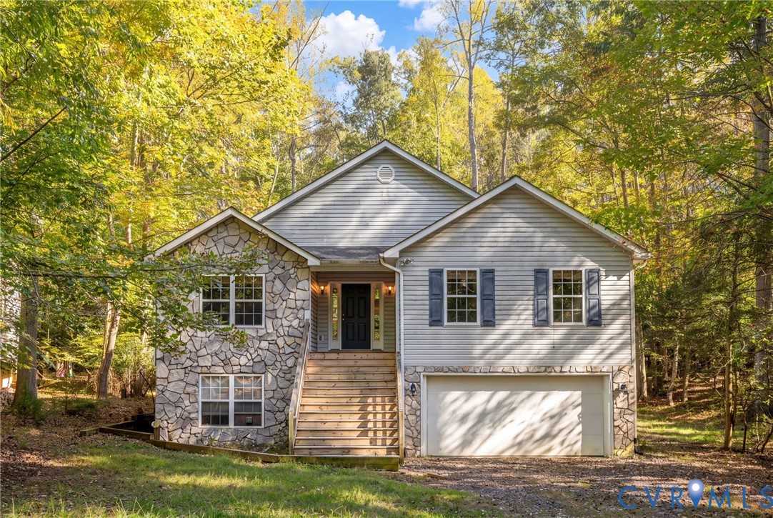 835 Eastover Pky — photo