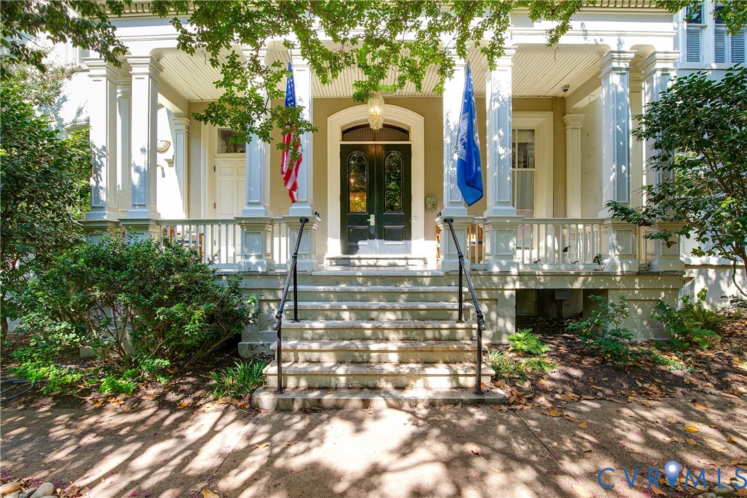 212 W Franklin St Unit#U204 — photo