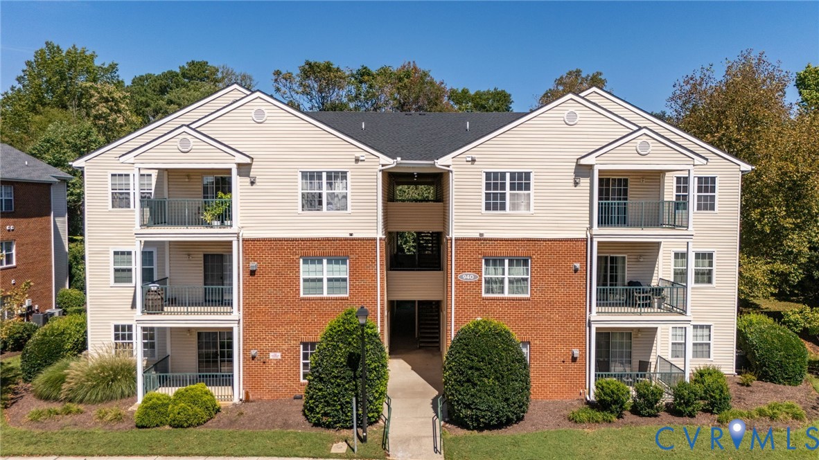 940 Masters Row Unit#A — photo