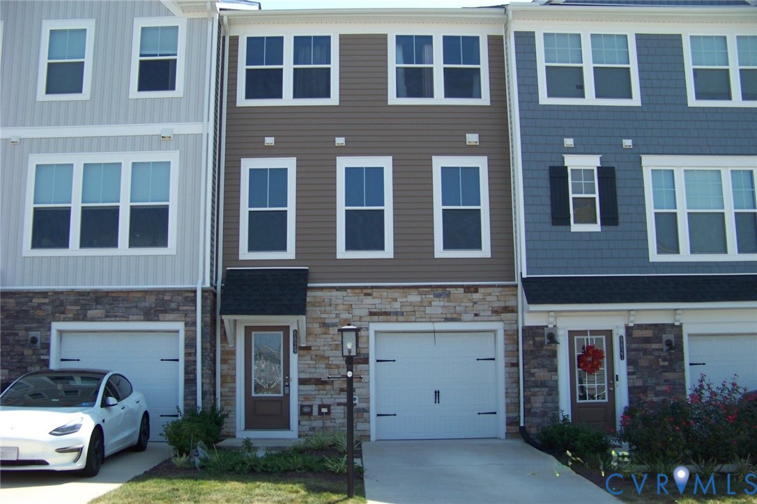8829 Foxway Ridge Ln — photo