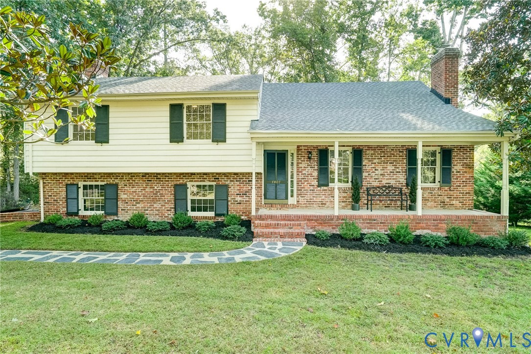 1407 W Monmouth Ct — photo