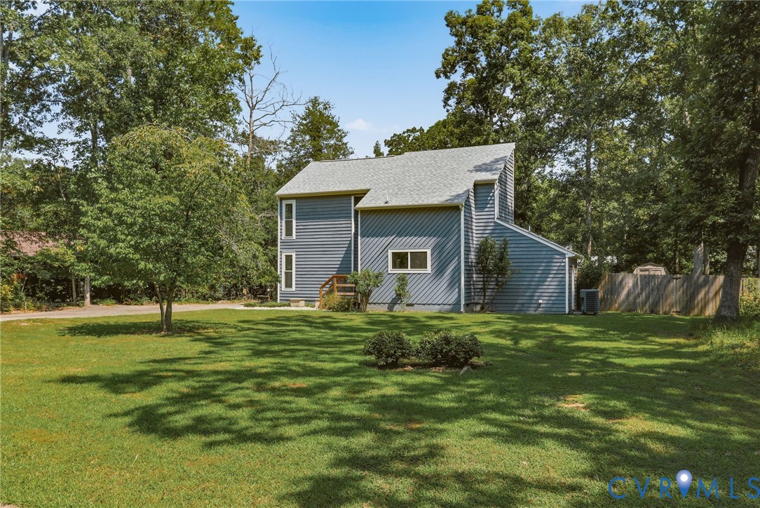 9541 Woodgate Rd — photo