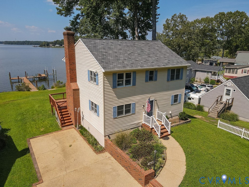 147 Beach Dr — photo