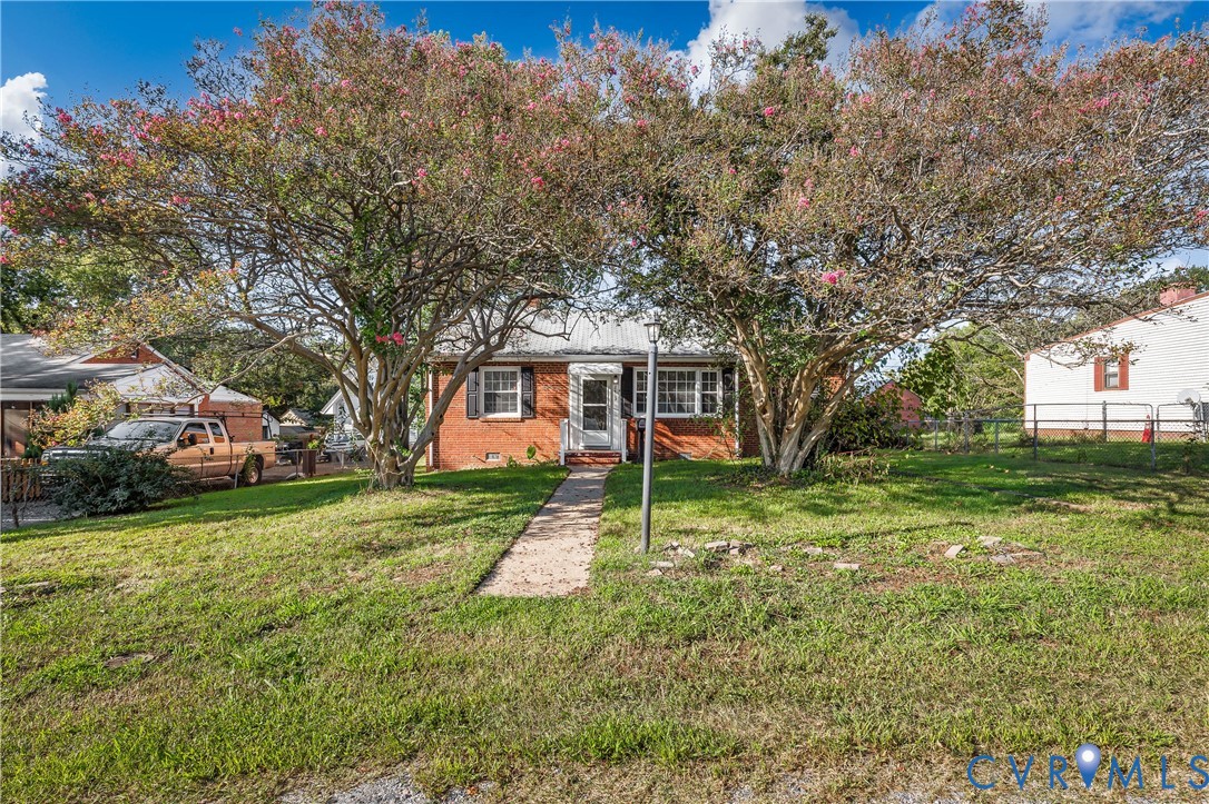 2410 Farrand St — photo