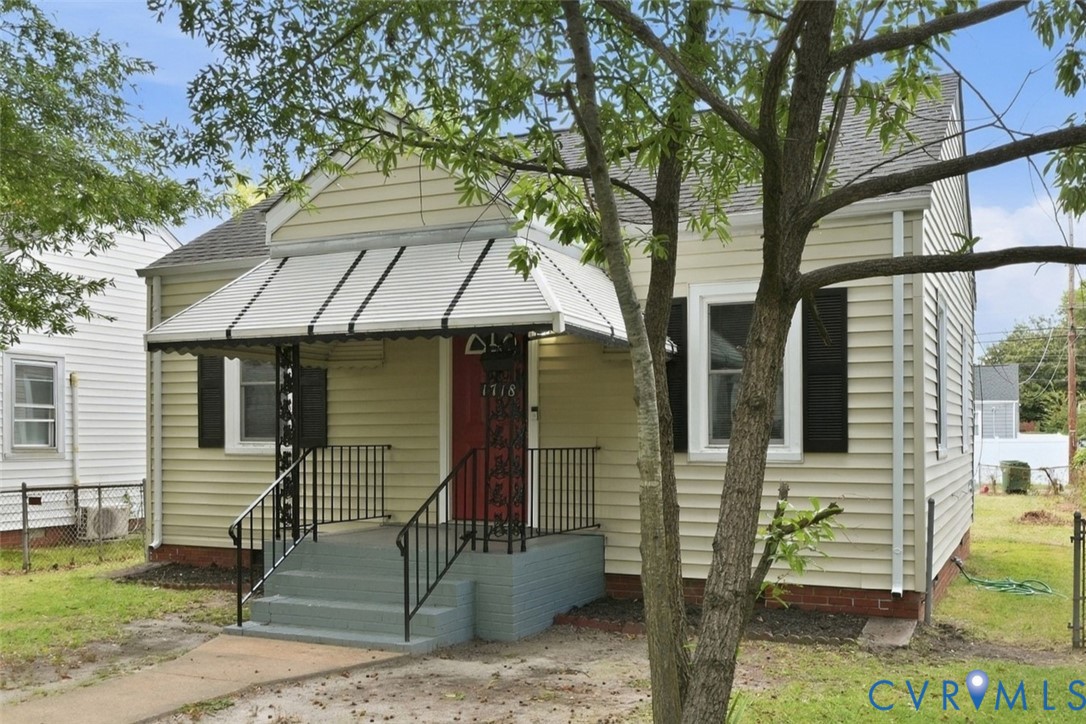 1718 Rogers — photo