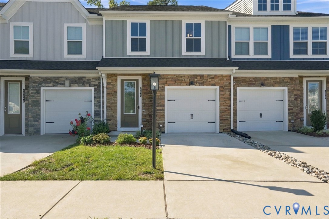 684 McCormick Farm Dr — photo