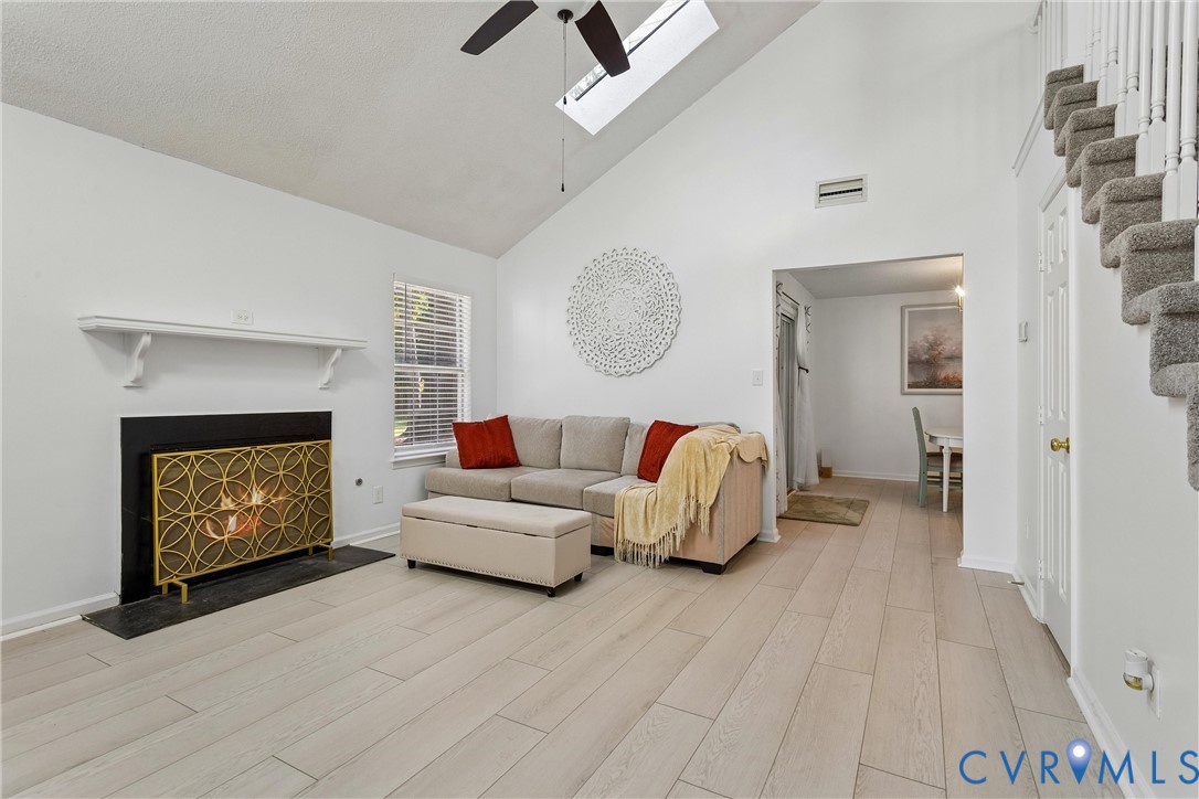 1547 Orchard Grove Dr — photo