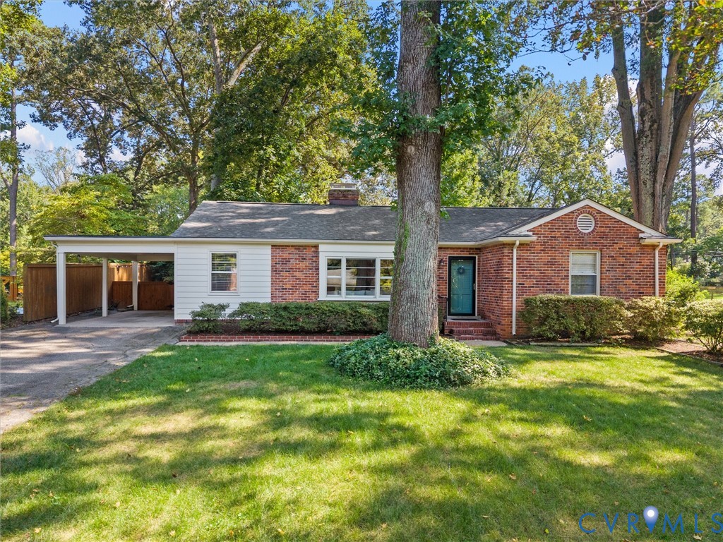 2419 Pineway Dr — photo