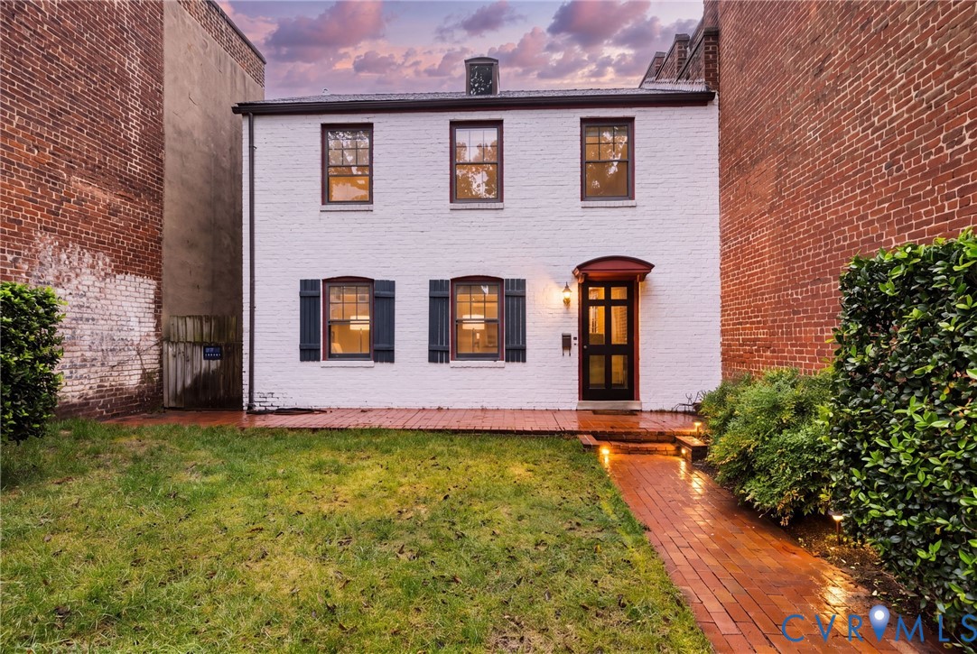 2714 E Broad St — photo
