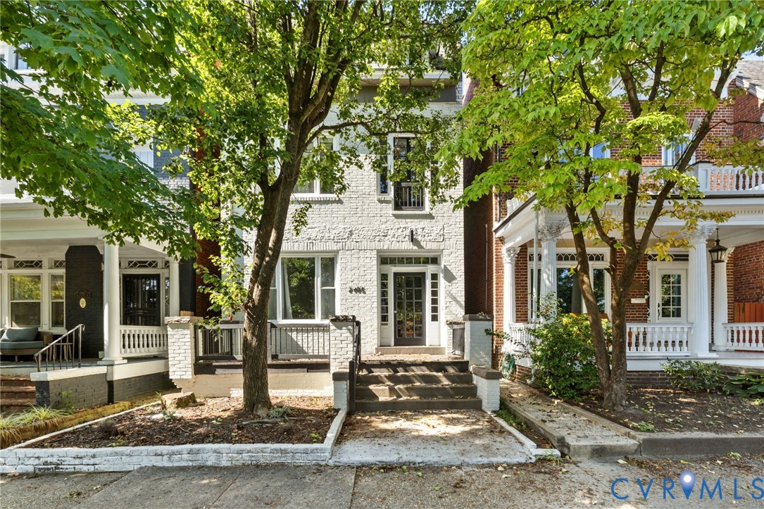 2905 W Grace St — photo