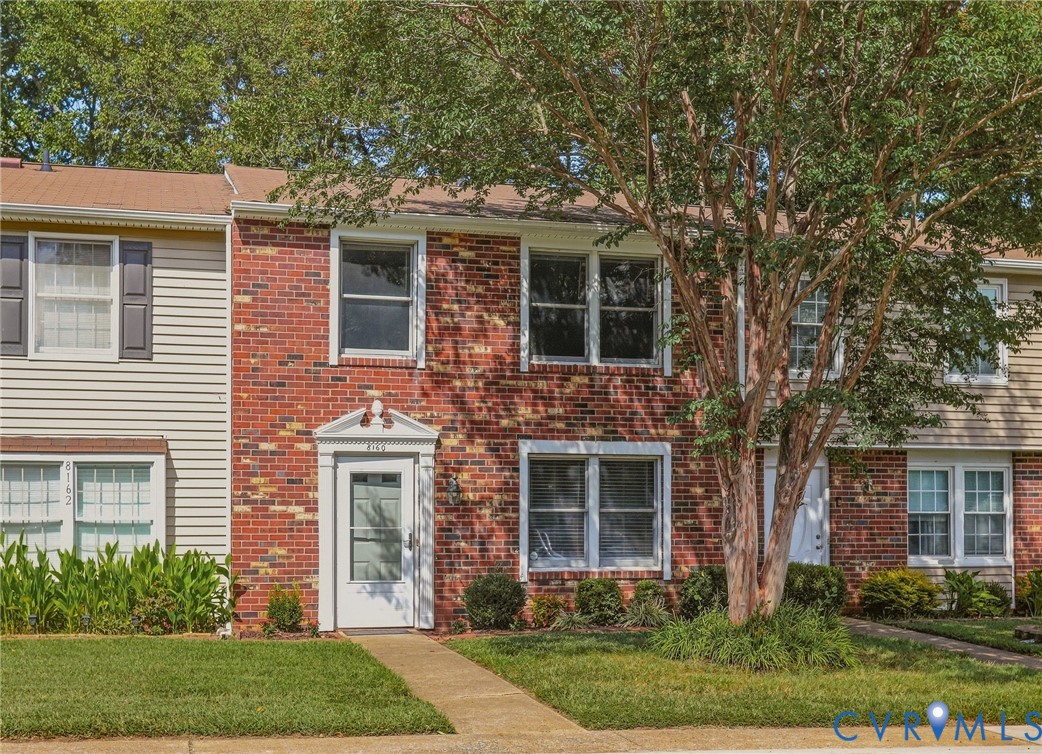 8160 Clovertree Ct — photo