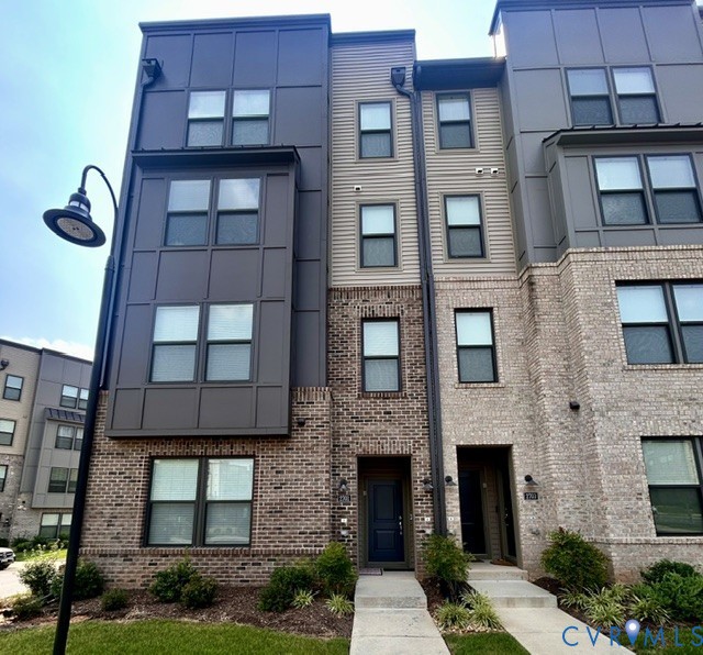 2701 St Elias Dr Unit#B — photo