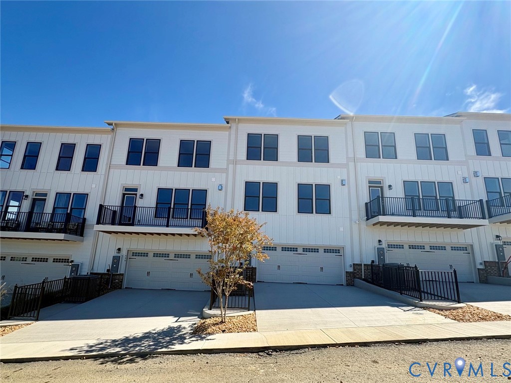 512 Aura Ave — photo