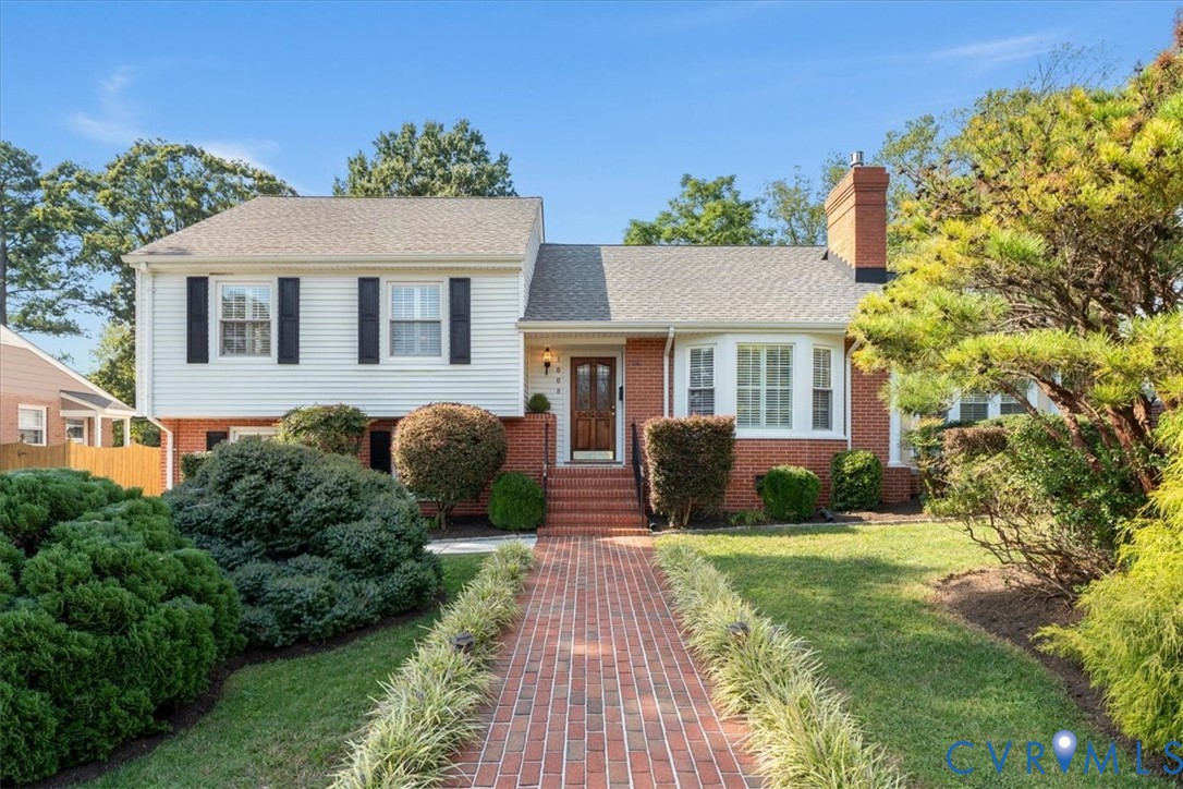 1008 Westham Pky — photo