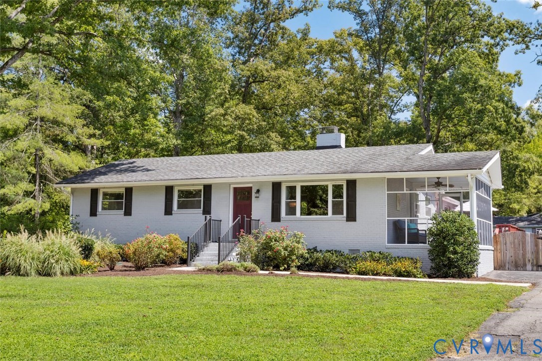 565 Rochelle Rd — photo