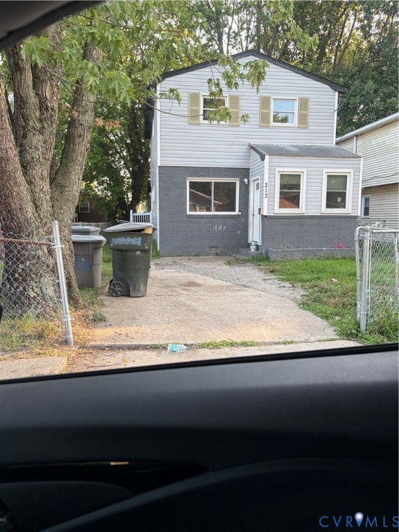 213 W Kelly Ave — photo